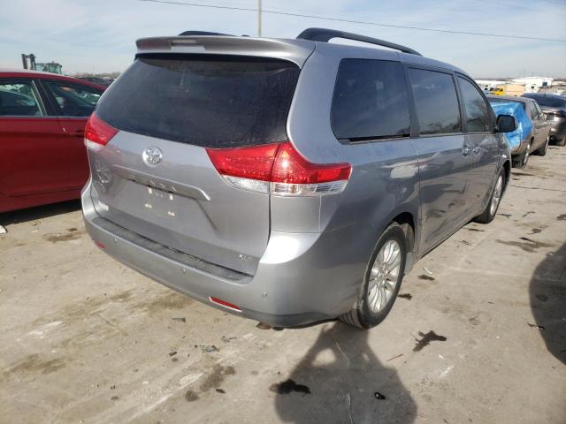 Photo 3 VIN: 5TDYK3DC0CS209856 - TOYOTA SIENNA XLE 