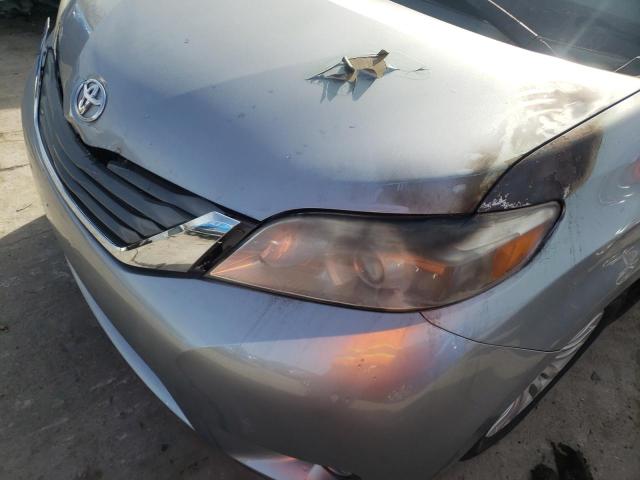 Photo 8 VIN: 5TDYK3DC0CS209856 - TOYOTA SIENNA XLE 