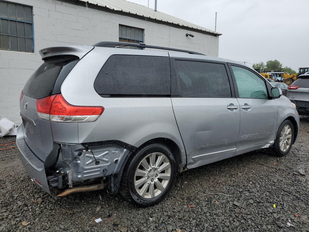 Photo 2 VIN: 5TDYK3DC0CS216595 - TOYOTA SIENNA 