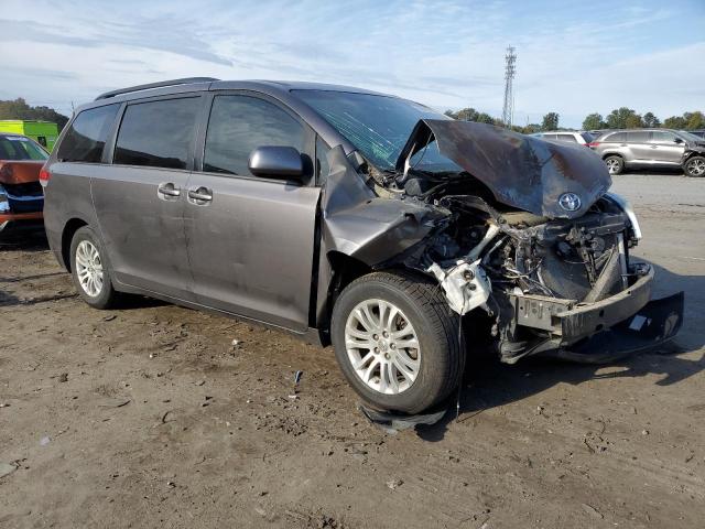 Photo 3 VIN: 5TDYK3DC0CS223093 - TOYOTA SIENNA XLE 