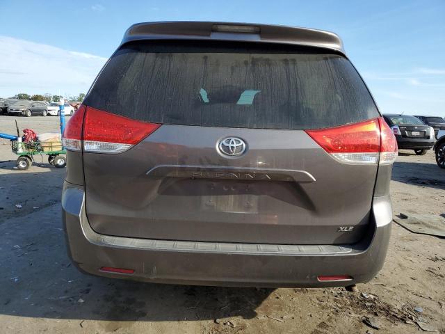 Photo 5 VIN: 5TDYK3DC0CS223093 - TOYOTA SIENNA XLE 