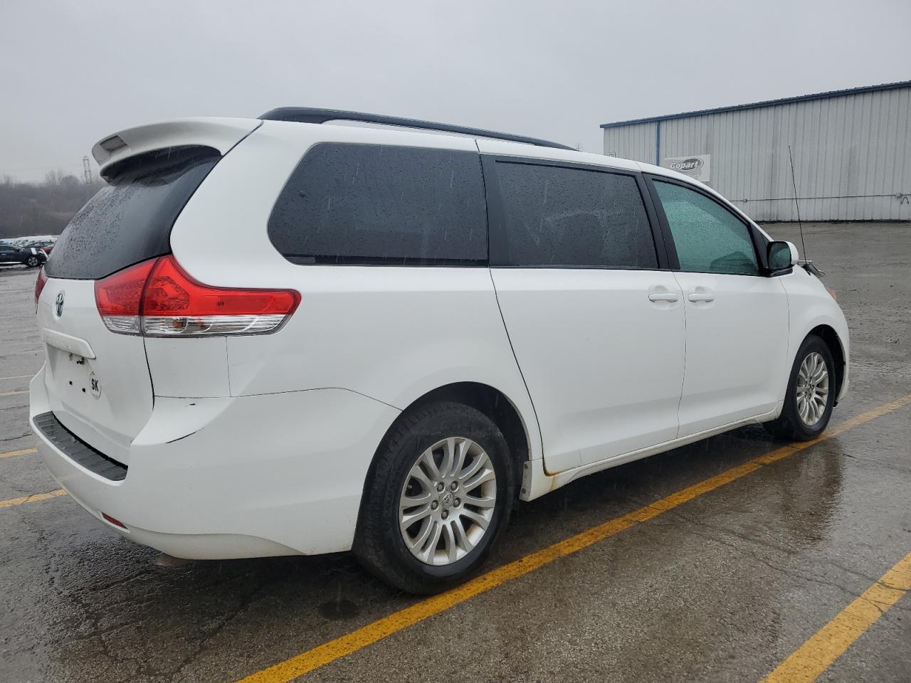 Photo 3 VIN: 5TDYK3DC0CS238600 - TOYOTA SIENNA 