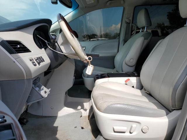 Photo 6 VIN: 5TDYK3DC0CS244882 - TOYOTA SIENNA XLE 