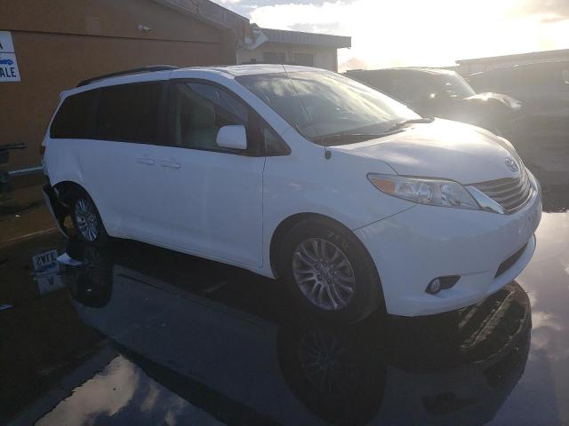 Photo 3 VIN: 5TDYK3DC0CS251119 - TOYOTA SIENNA XLE 