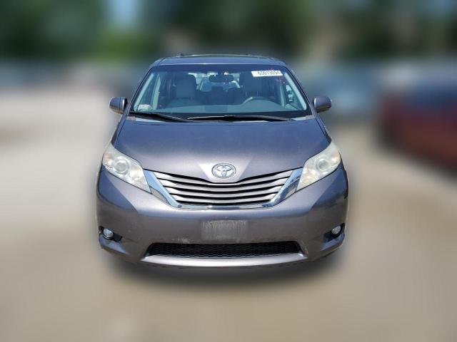 Photo 4 VIN: 5TDYK3DC0CS258118 - TOYOTA SIENNA XLE 