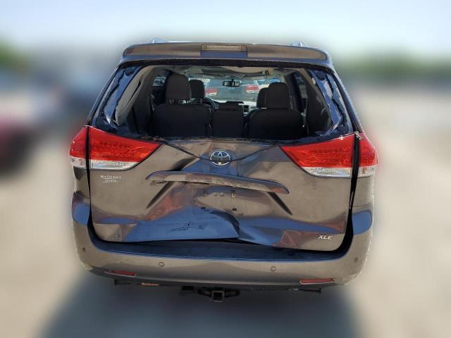 Photo 5 VIN: 5TDYK3DC0CS258118 - TOYOTA SIENNA XLE 