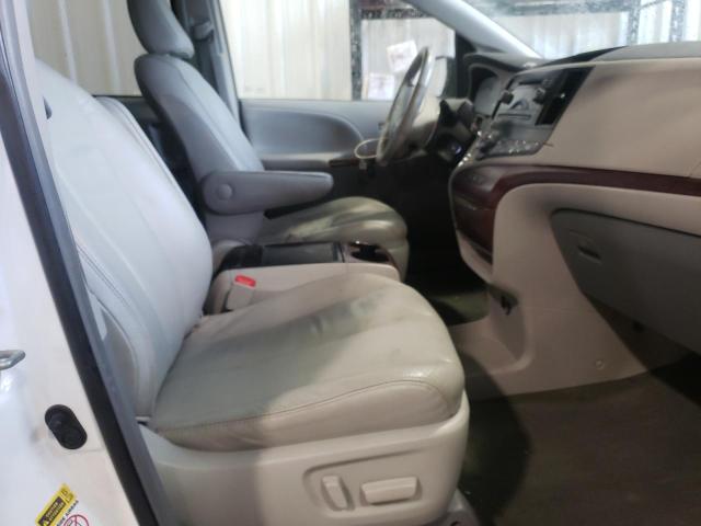 Photo 4 VIN: 5TDYK3DC0CS268261 - TOYOTA SIENNA XLE 