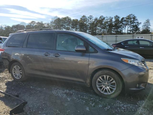 Photo 3 VIN: 5TDYK3DC0CS271984 - TOYOTA SIENNA XLE 