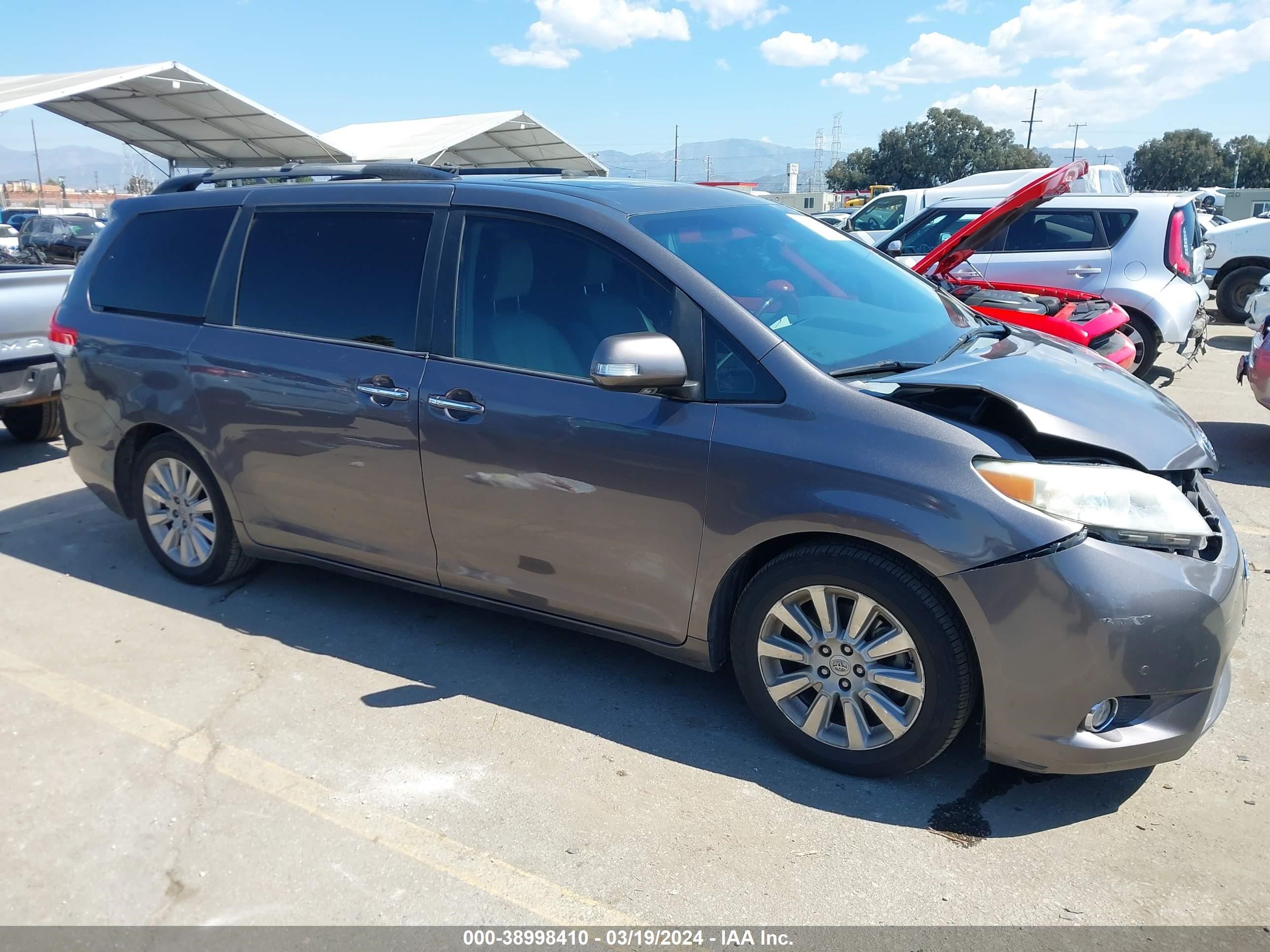 Photo 13 VIN: 5TDYK3DC0DS334311 - TOYOTA SIENNA 