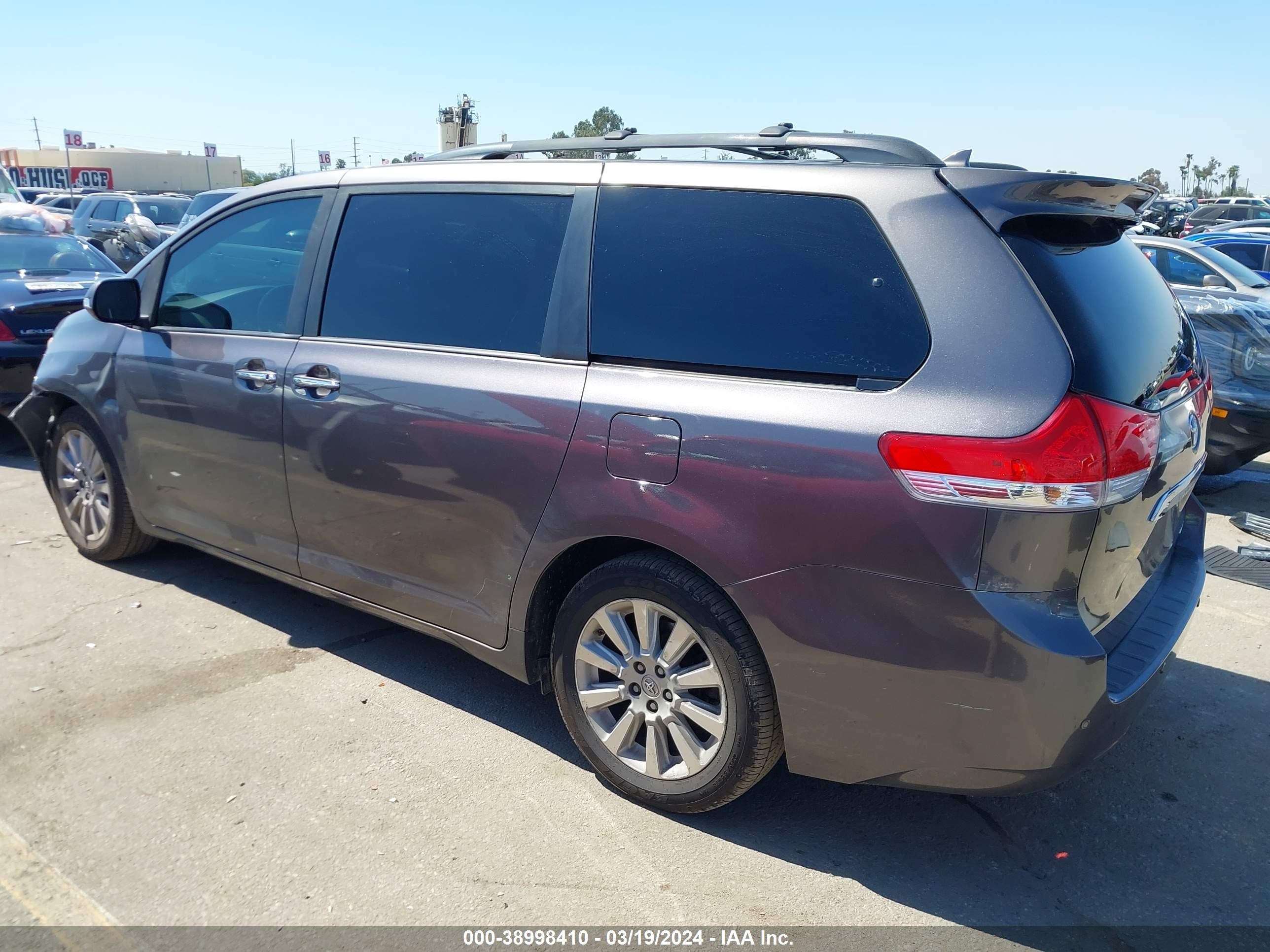 Photo 14 VIN: 5TDYK3DC0DS334311 - TOYOTA SIENNA 