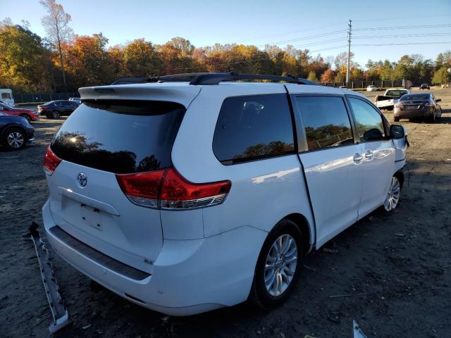 Photo 3 VIN: 5TDYK3DC0DS340593 - TOYOTA SIENNA XLE 