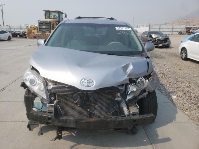 Photo 4 VIN: 5TDYK3DC0DS347043 - TOYOTA SIENNA XLE 