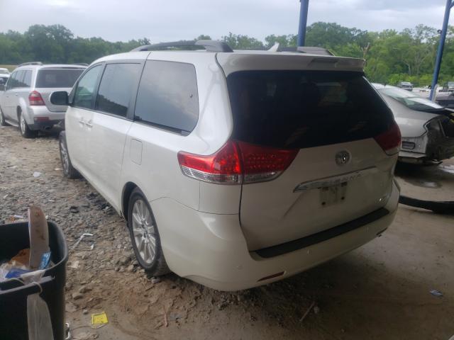 Photo 2 VIN: 5TDYK3DC0DS381581 - TOYOTA SIENNA XLE 