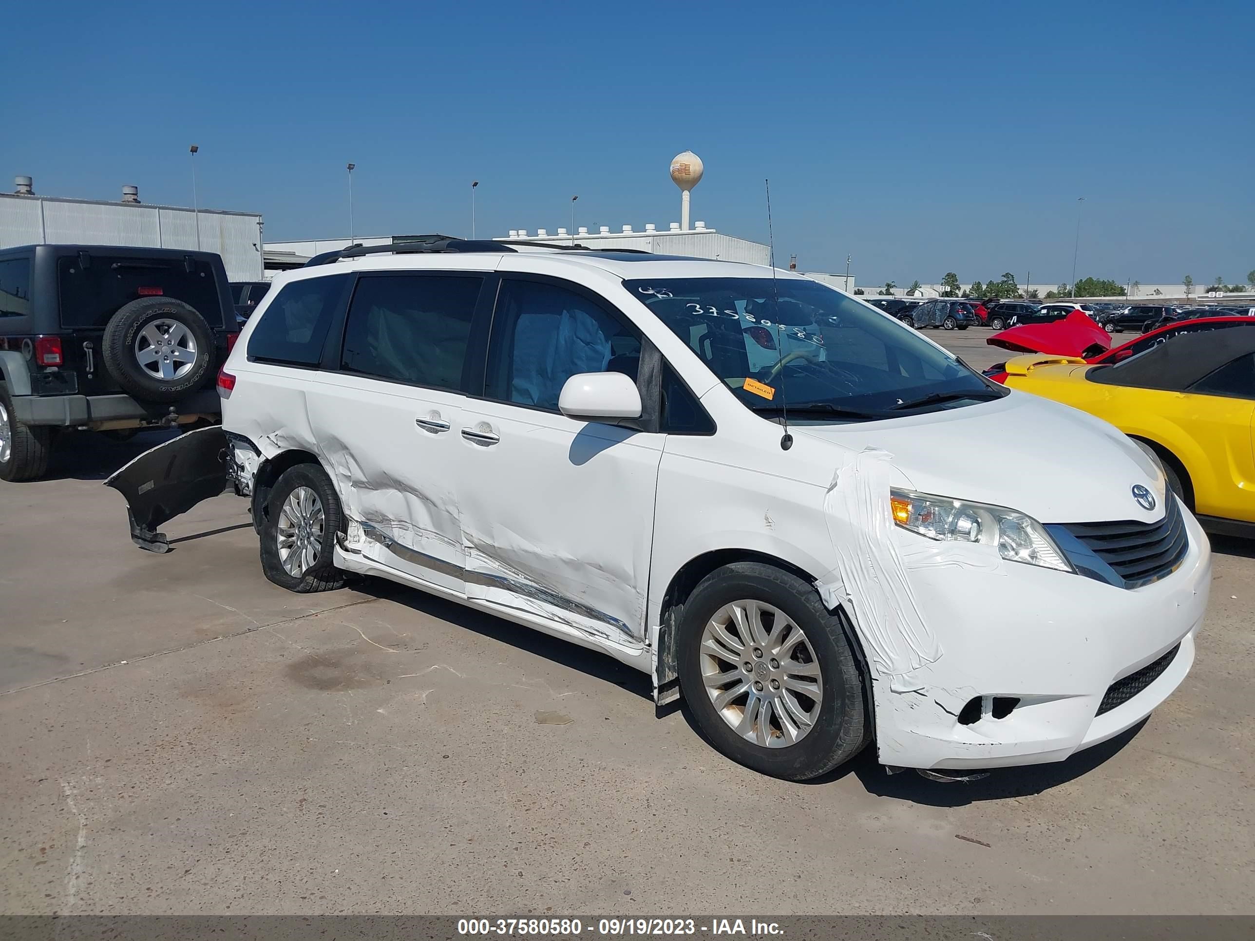 Photo 12 VIN: 5TDYK3DC0DS401831 - TOYOTA SIENNA 