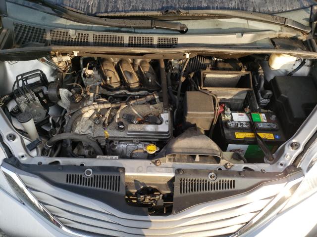 Photo 6 VIN: 5TDYK3DC0DS404843 - TOYOTA SIENNA XLE 