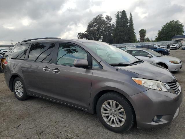 Photo 3 VIN: 5TDYK3DC0ES415665 - TOYOTA SIENNA XLE 