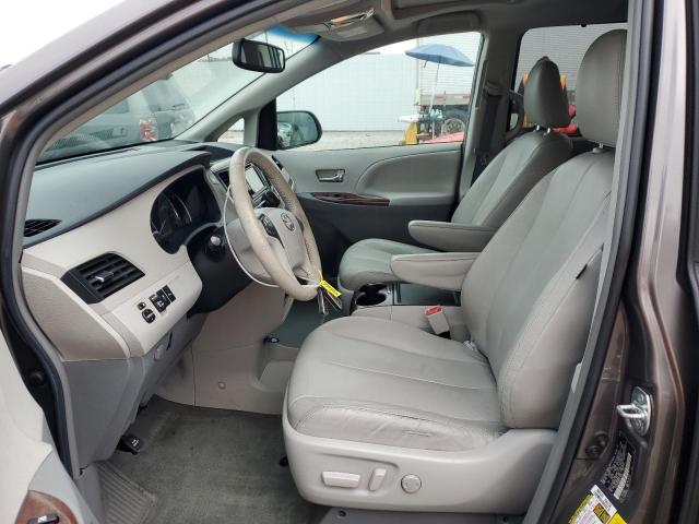 Photo 6 VIN: 5TDYK3DC0ES415665 - TOYOTA SIENNA XLE 