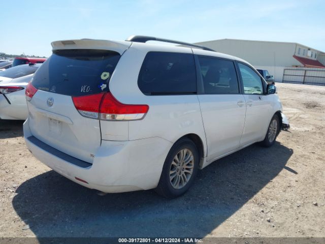 Photo 3 VIN: 5TDYK3DC0ES425743 - TOYOTA SIENNA 