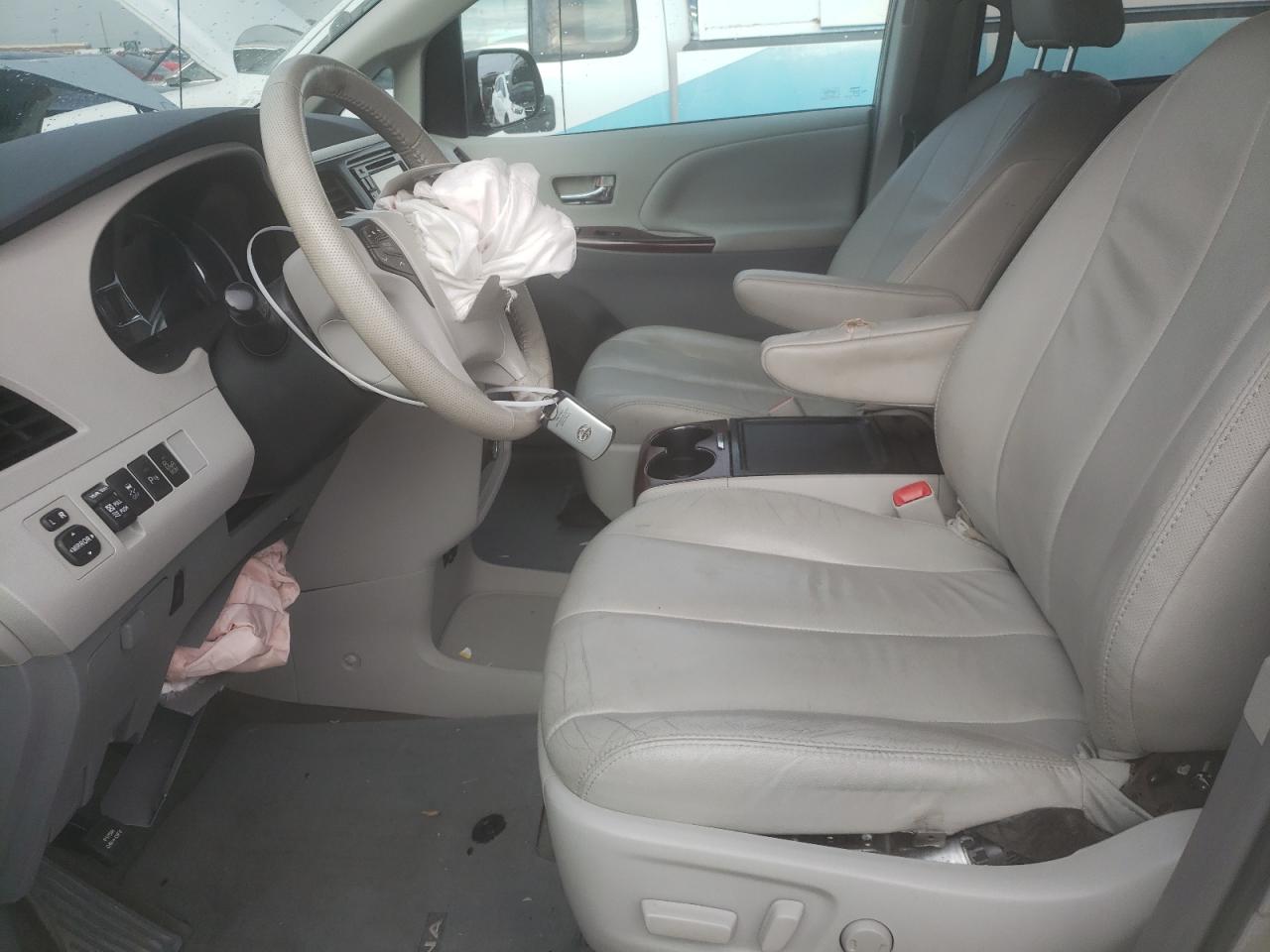 Photo 6 VIN: 5TDYK3DC0ES428061 - TOYOTA SIENNA 