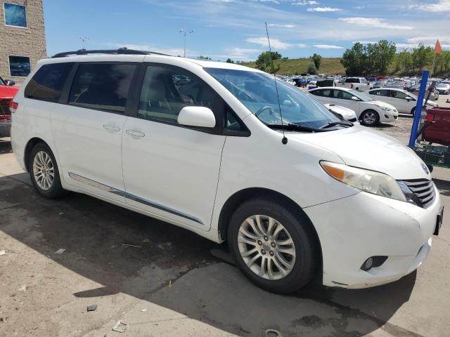 Photo 3 VIN: 5TDYK3DC0ES436774 - TOYOTA SIENNA XLE 