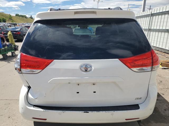 Photo 5 VIN: 5TDYK3DC0ES436774 - TOYOTA SIENNA XLE 