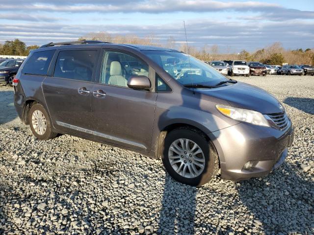 Photo 3 VIN: 5TDYK3DC0ES451632 - TOYOTA SIENNA XLE 