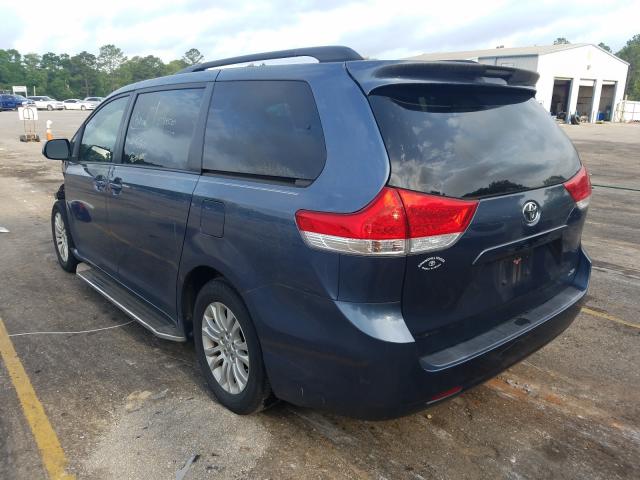 Photo 2 VIN: 5TDYK3DC0ES468849 - TOYOTA SIENNA XLE 