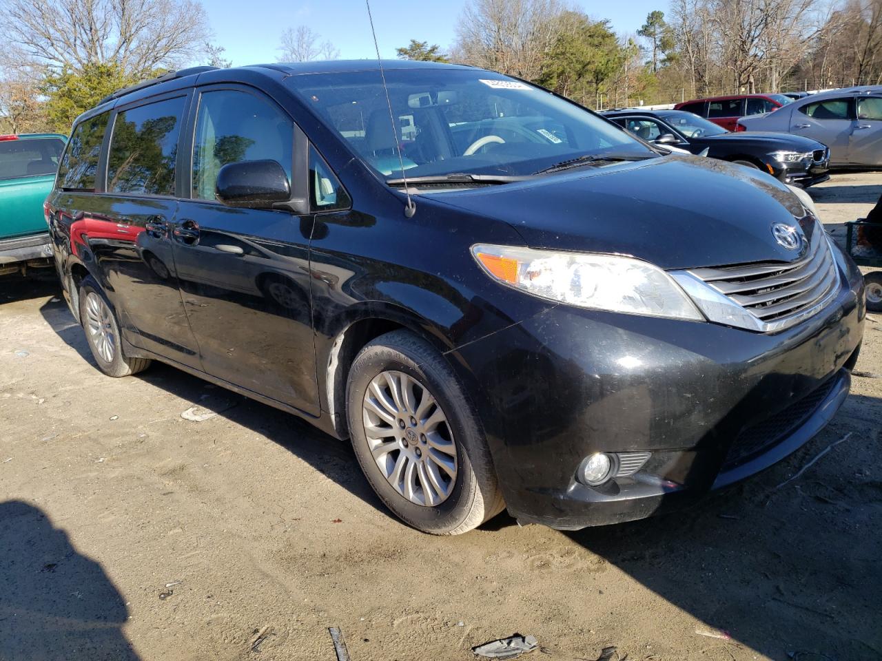 Photo 3 VIN: 5TDYK3DC0ES476398 - TOYOTA SIENNA 