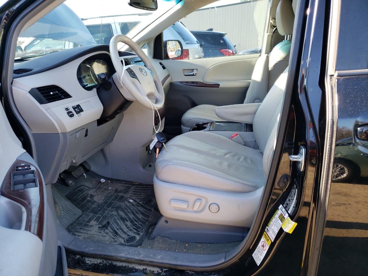 Photo 6 VIN: 5TDYK3DC0ES476398 - TOYOTA SIENNA 