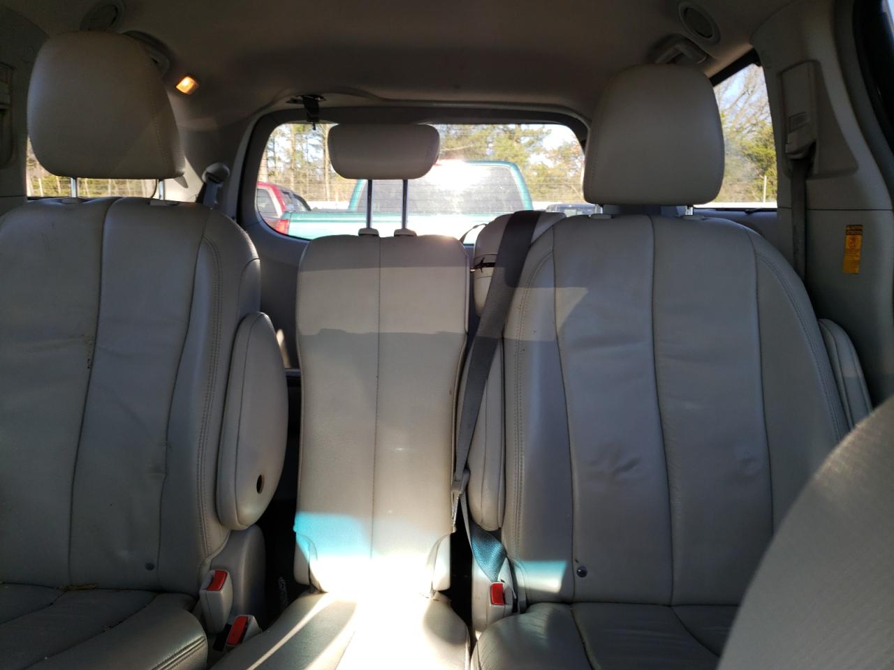 Photo 9 VIN: 5TDYK3DC0ES476398 - TOYOTA SIENNA 