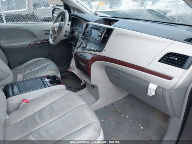 Photo 4 VIN: 5TDYK3DC0ES492004 - TOYOTA SIENNA 