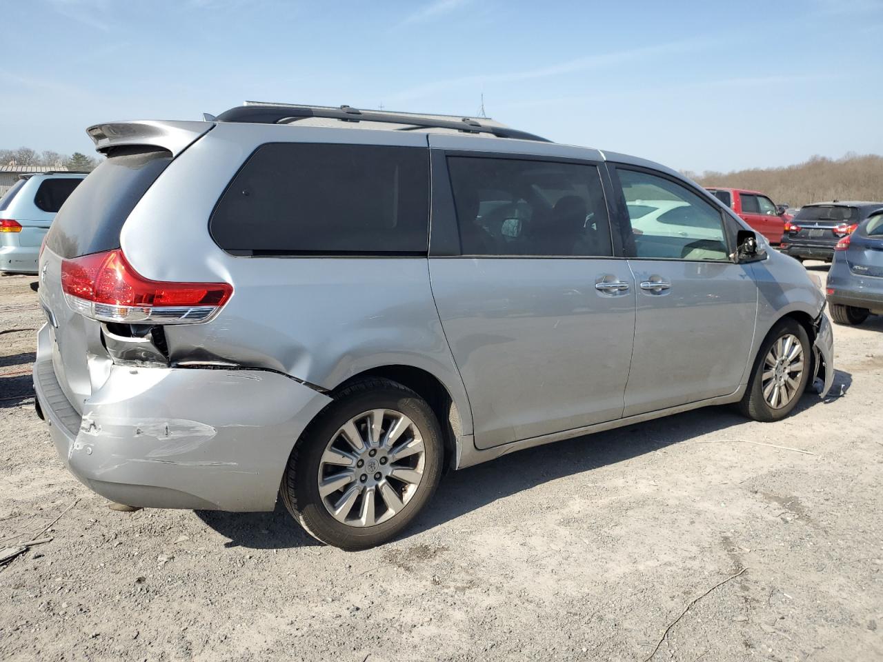 Photo 2 VIN: 5TDYK3DC0ES521307 - TOYOTA SIENNA 