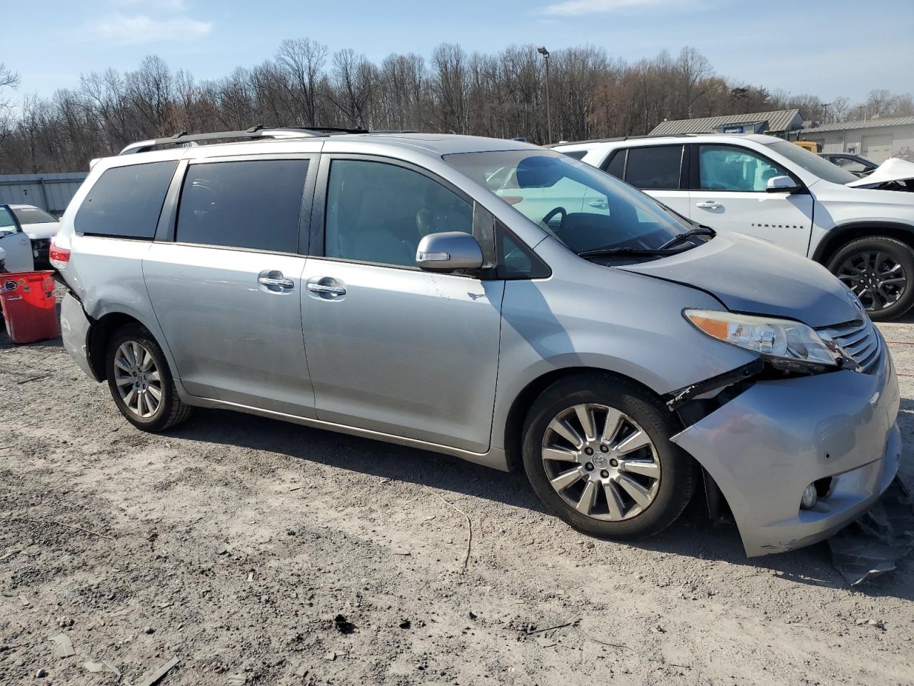 Photo 3 VIN: 5TDYK3DC0ES521307 - TOYOTA SIENNA 