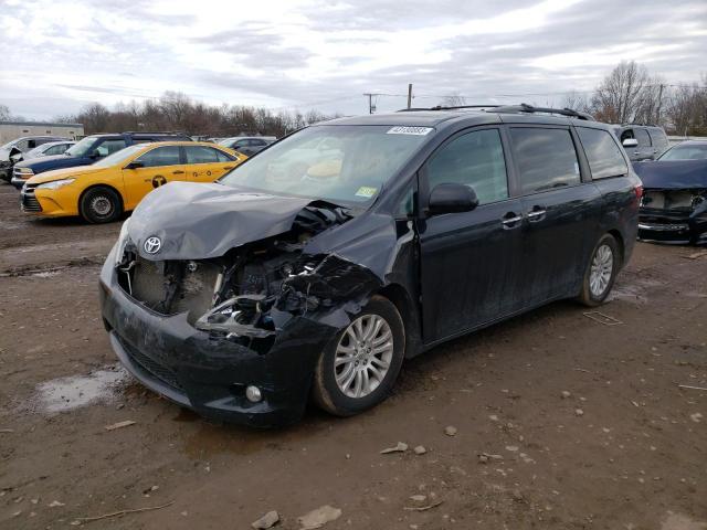 Photo 0 VIN: 5TDYK3DC0FS530655 - TOYOTA SIENNA XLE 