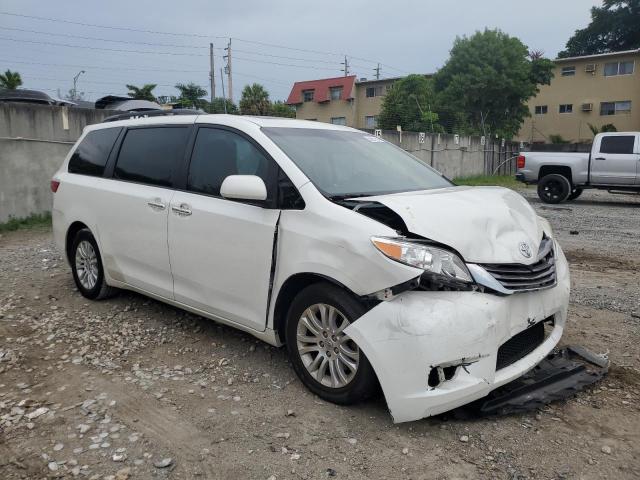 Photo 3 VIN: 5TDYK3DC0FS533233 - TOYOTA SIENNA XLE 