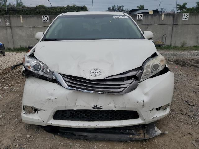 Photo 4 VIN: 5TDYK3DC0FS533233 - TOYOTA SIENNA XLE 