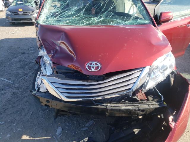 Photo 6 VIN: 5TDYK3DC0FS537962 - TOYOTA SIENNA XLE 