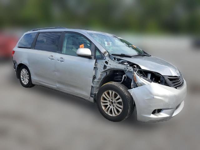 Photo 3 VIN: 5TDYK3DC0FS624812 - TOYOTA SIENNA XLE 