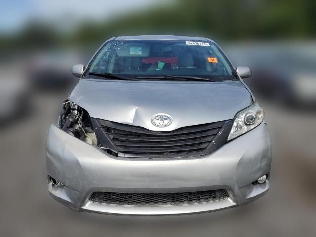 Photo 4 VIN: 5TDYK3DC0FS624812 - TOYOTA SIENNA XLE 