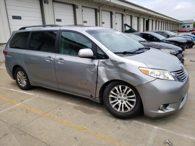 Photo 3 VIN: 5TDYK3DC0GS693856 - TOYOTA SIENNA XLE 