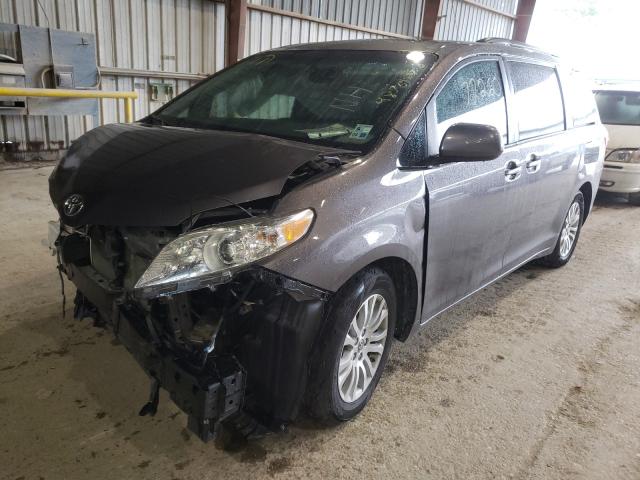 Photo 1 VIN: 5TDYK3DC0GS704449 - TOYOTA SIENNA XLE 