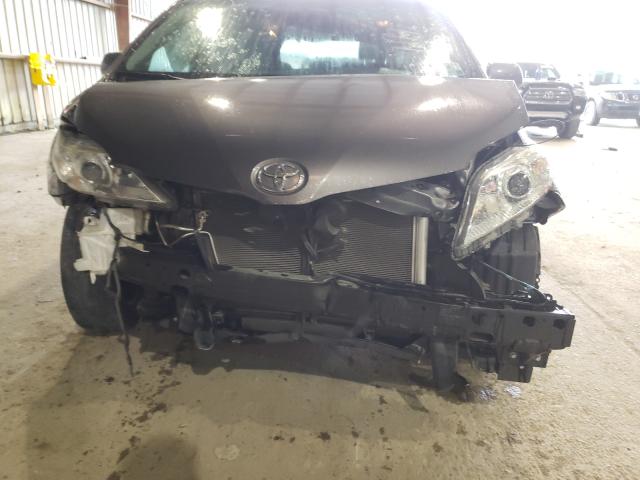 Photo 8 VIN: 5TDYK3DC0GS704449 - TOYOTA SIENNA XLE 