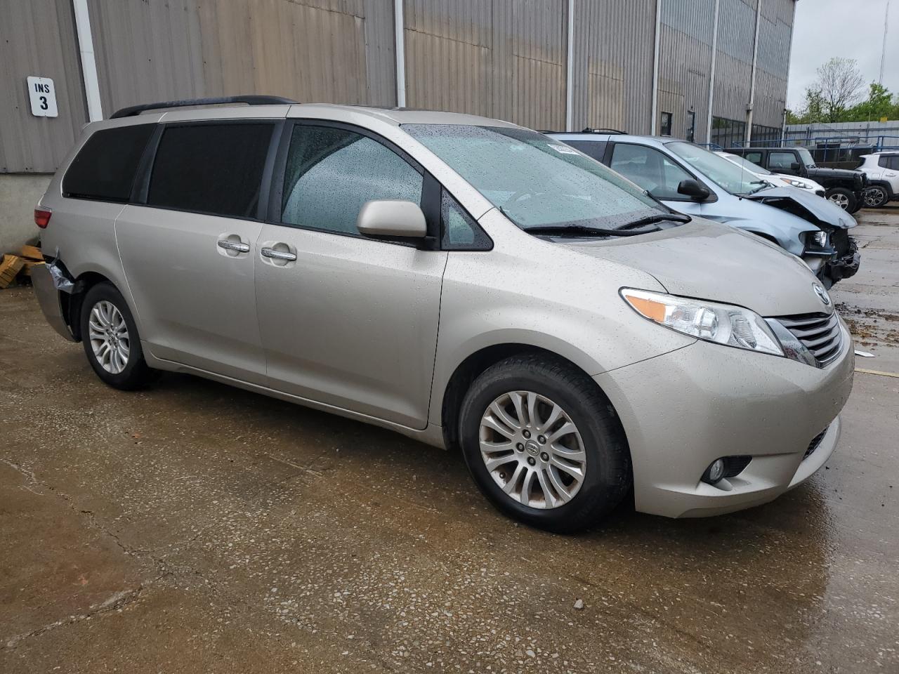 Photo 3 VIN: 5TDYK3DC0GS729870 - TOYOTA SIENNA 