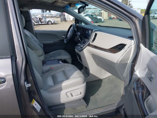 Photo 4 VIN: 5TDYK3DC0GS734079 - TOYOTA SIENNA 