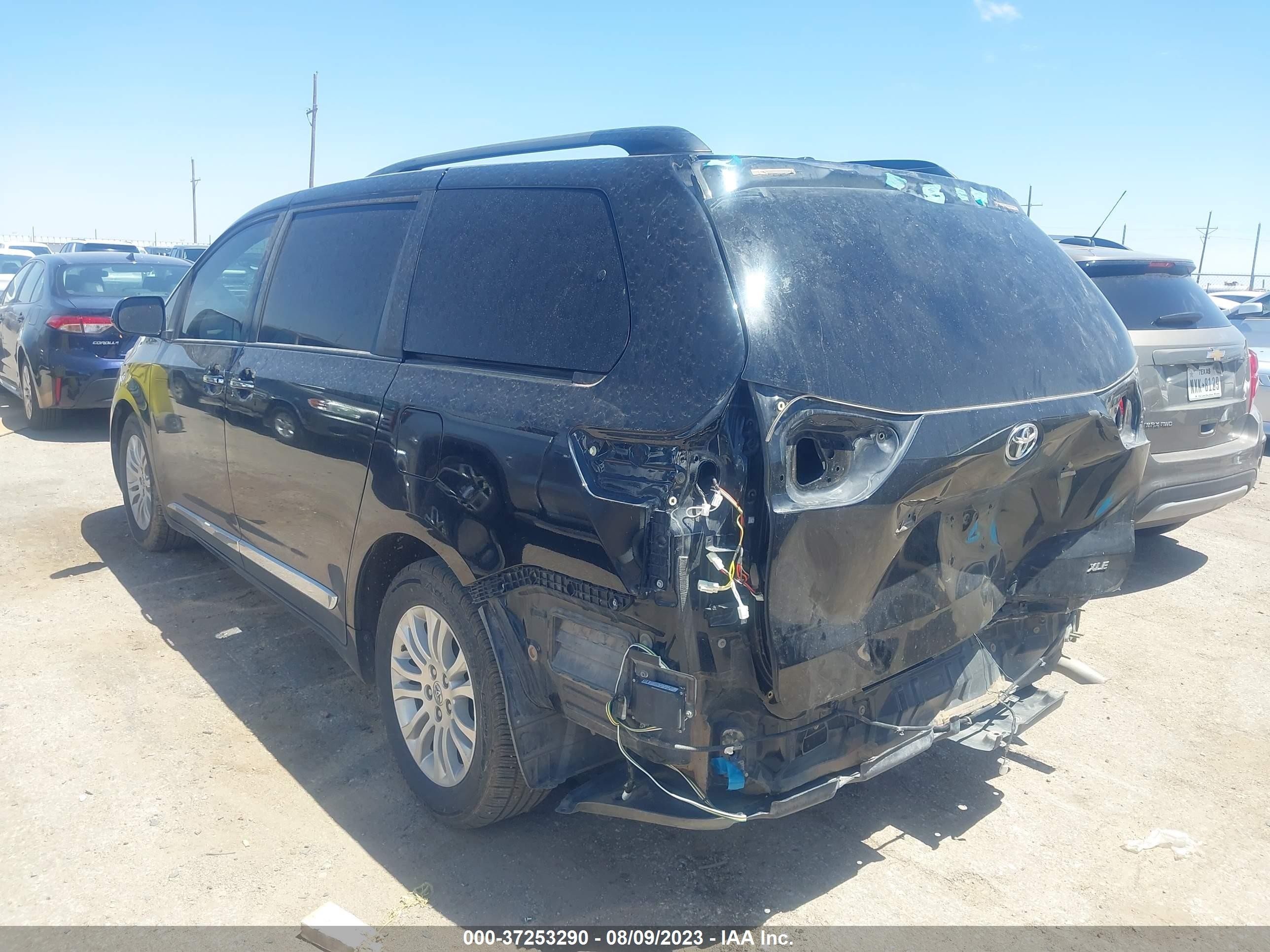 Photo 2 VIN: 5TDYK3DC0GS751870 - TOYOTA SIENNA 