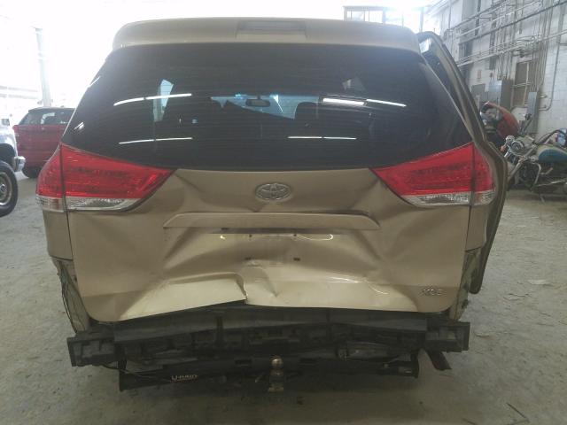 Photo 8 VIN: 5TDYK3DC1BS018574 - TOYOTA SIENNA XLE 