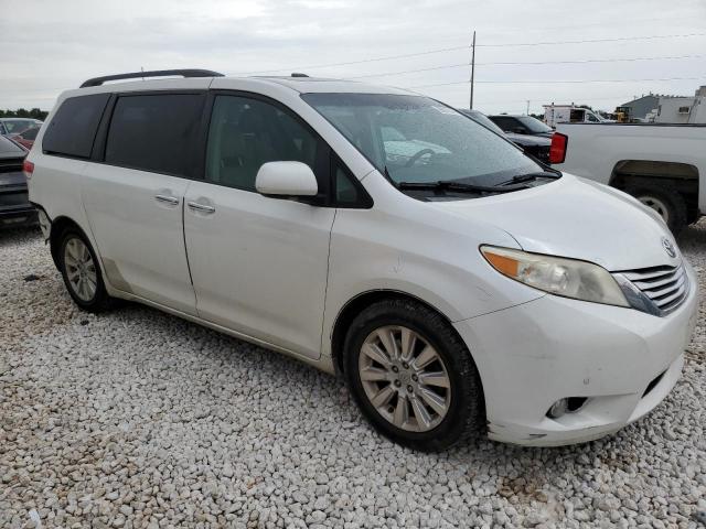 Photo 3 VIN: 5TDYK3DC1BS020860 - TOYOTA SIENNA XLE 