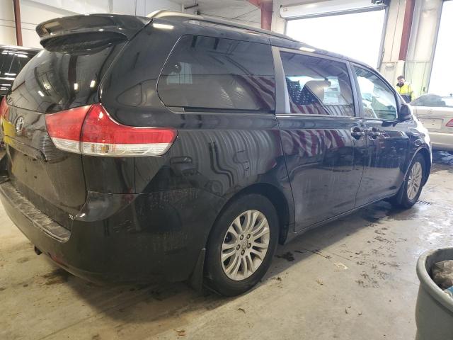 Photo 2 VIN: 5TDYK3DC1BS097745 - TOYOTA SIENNA XLE 