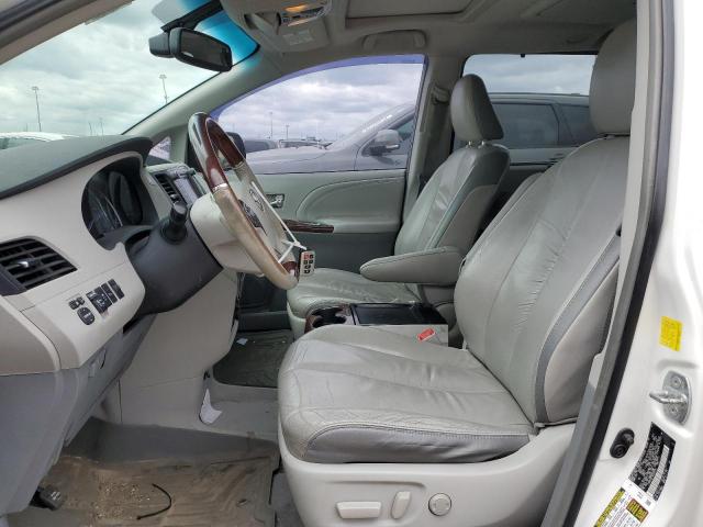 Photo 6 VIN: 5TDYK3DC1BS099706 - TOYOTA SIENNA XLE 