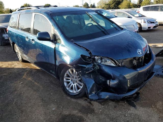 Photo 3 VIN: 5TDYK3DC1BS104449 - TOYOTA SIENNA XLE 